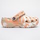 dámske sandále CROCS CLASSIC PLATFORM MARBLED CLOGW 2071762zm farba oranžová