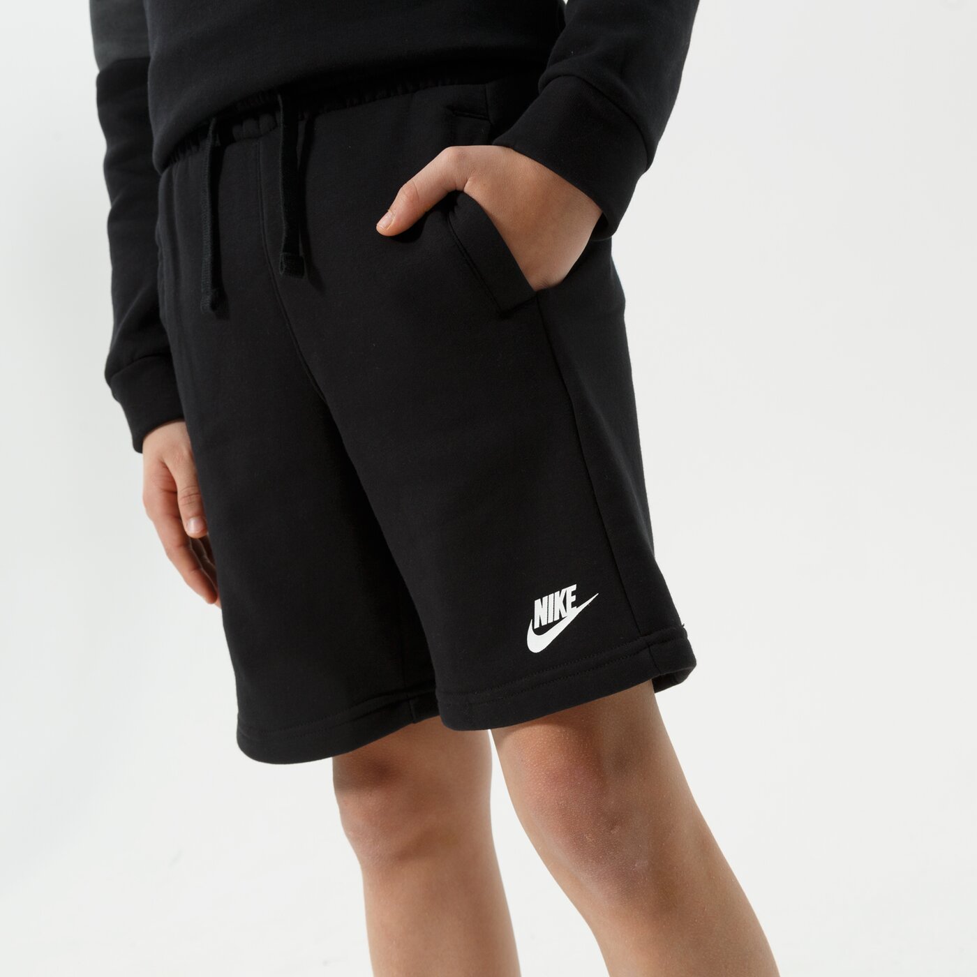 detské nohavice NIKE SÚPRAVA K NSW FT CREW/SHORT TS BOY do6789-010 farba čierna