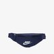 dámska taška NIKE ĽADVINKA SMALL HIP db0488-410 farba tmavomodrá