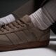 pánske tenisky (obuv) ADIDAS HANDBALL SPEZIAL kj9852 farba khaki