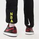 pánske nohavice NIKE NOHAVICE  N31 M NK PANT FLC CTS 23 NBA dr9105-010 farba čierna