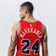 pánska jesenné bunda NIKE TRIČKO CHICAGO BULLS MARKKANEN SWINGMAN ICON 2020 NBA cw3660-658 farba červená