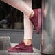 dámske tenisky (obuv) VANS OLD SKOOL  v0a31z9juww farba bordová