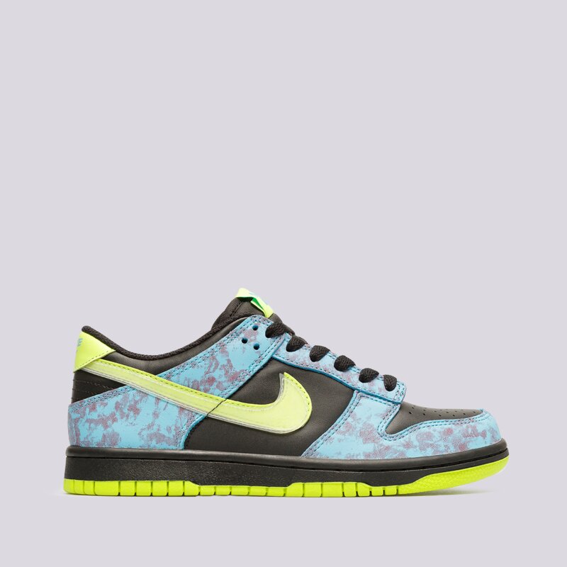 NIKE DUNK LOW SE