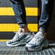 pánske tenisky (obuv) PUMA LQD CELL OMEGA STRIPED KIT 37147602 farba sivá
