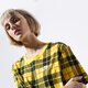 dámske tričko NIKE TRIČKO SS W NSW TEE FUTURA PLAID CROP ci1014-703 farba žltá