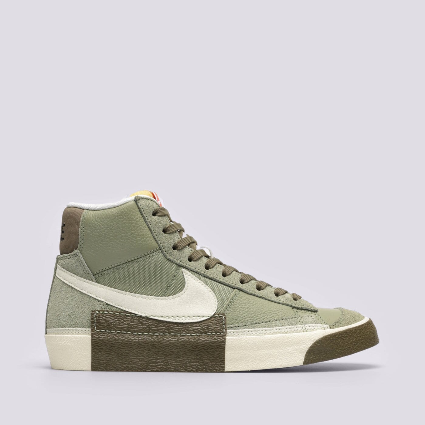 nike blazer low khaki