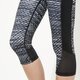 dámske nohavice UNDER ARMOUR LEGGINGS FLY BY CAPRI 1271533002 farba čierna