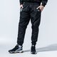 pánske nohavice NEW ERA NOHAVICE  MLB TRACK PANT NYY NEW YORK YANKEES BLK 12195419 farba čierna