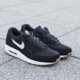 pánske tenisky (obuv) NIKE AIR MAX 1 ESSENTIAL  537383026 farba čierna