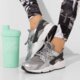 dámske tenisky (obuv) NIKE WMNS AIR HUARACHE RUN  634835014 farba sivá