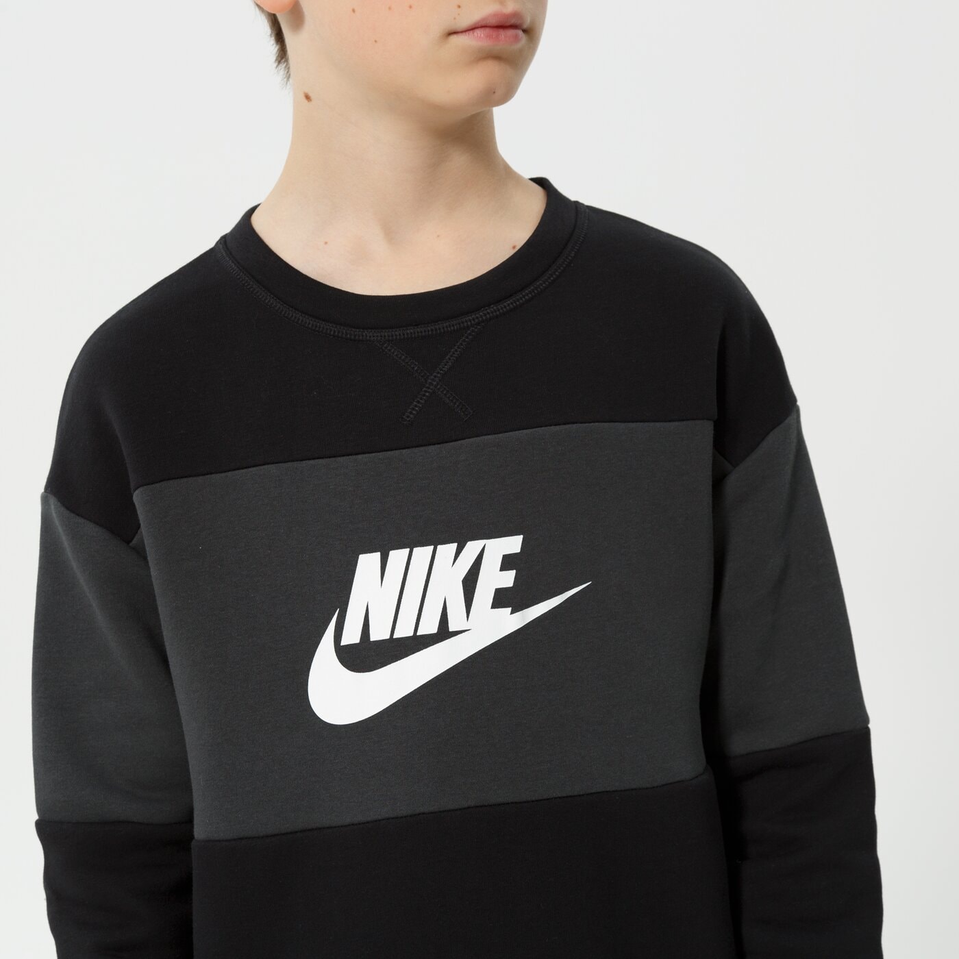 detské nohavice NIKE SÚPRAVA K NSW FT CREW/SHORT TS BOY do6789-010 farba čierna