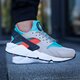 pánske tenisky (obuv) NIKE AIR HUARACHE  318429023 farba sivá