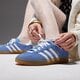 dámske tenisky (obuv) ADIDAS GAZELLE INDOOR W hq8717 farba modrá
