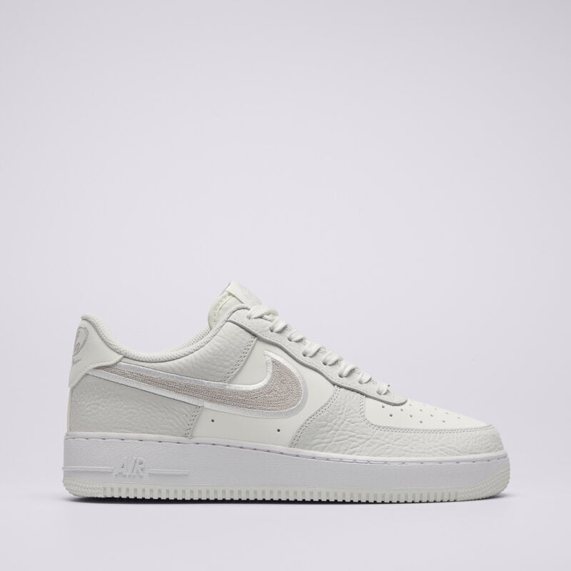 NIKE AIR FORCE 1 '07 LV8