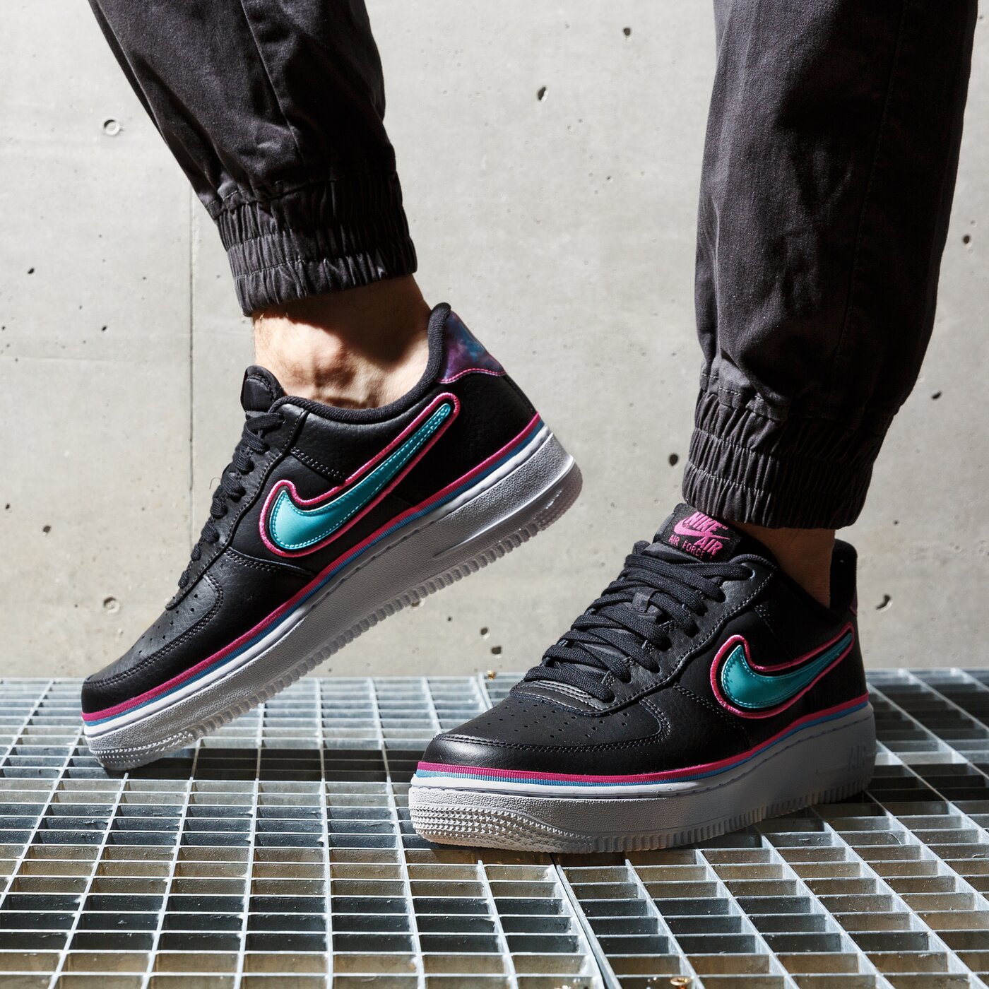 pánske tenisky (obuv) NIKE AIR FORCE 1 '07 LV8 SPORT  aj7748002 farba čierna