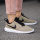 dámske tenisky (obuv) NIKE W ROSHE TWO 844931200 farba béžová