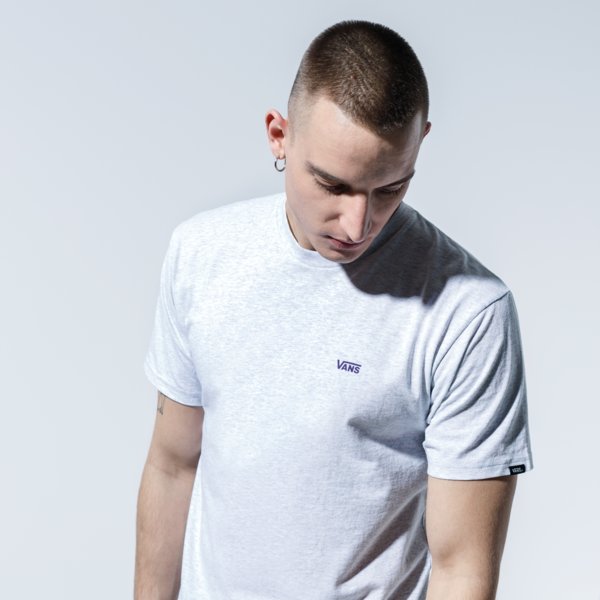 Image of VANS TRIČKO MN LEFT CHEST LOGO TEE ASH HEATHER/HELIOTROPE VN0A3CZEYKY1